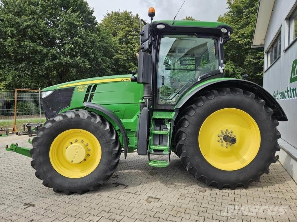 John Deere 7250R Traktory