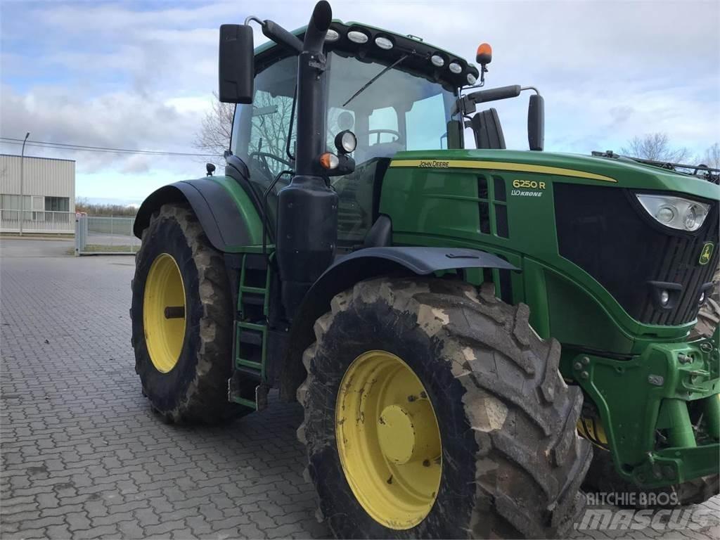 John Deere 6250R Traktory