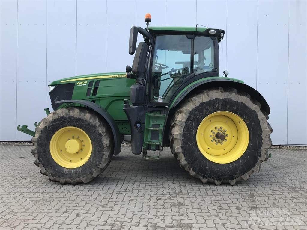 John Deere 6250R Traktory