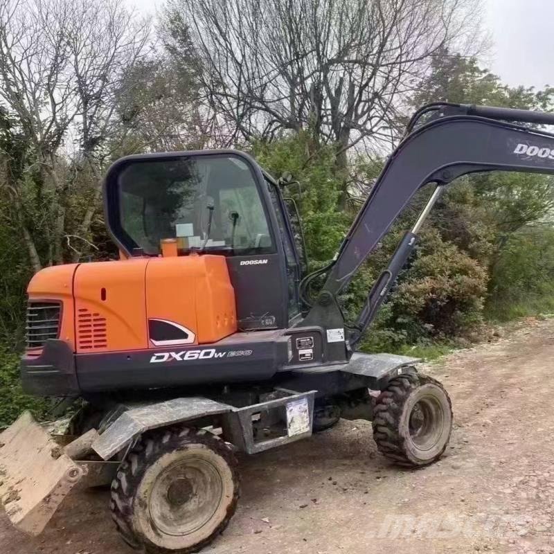 Doosan DX60W Kolesové rýpadlá