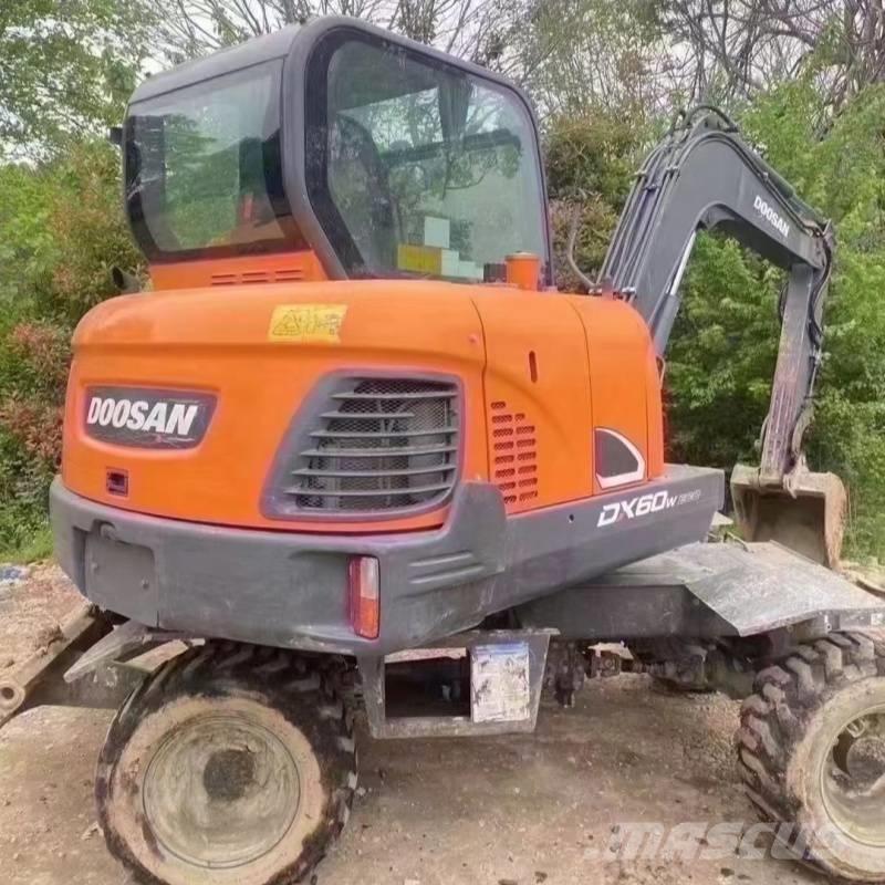Doosan DX60W Kolesové rýpadlá