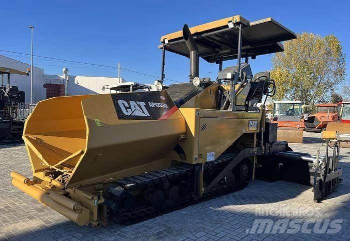CAT AP 655D Finišéry