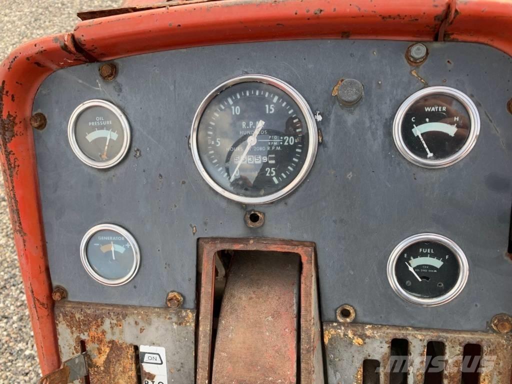 Massey Ferguson 1100 Traktory