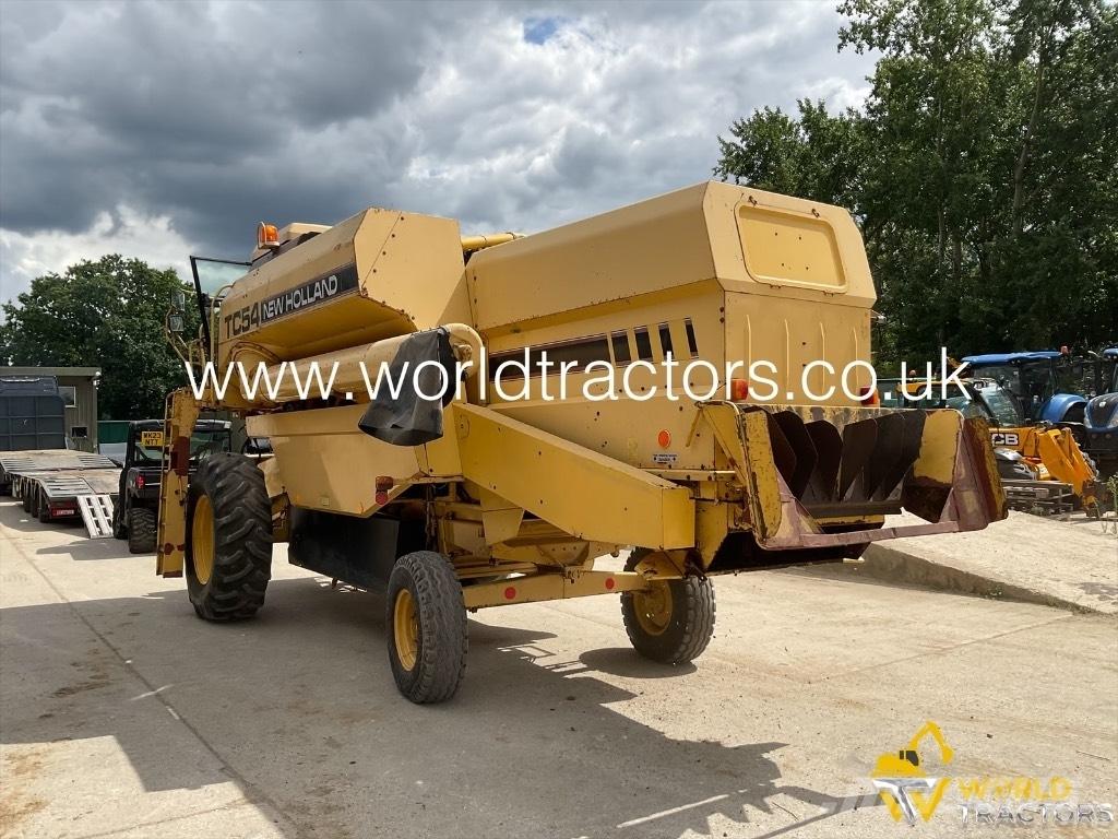 New Holland TC 54 Kombinované zberacie stroje