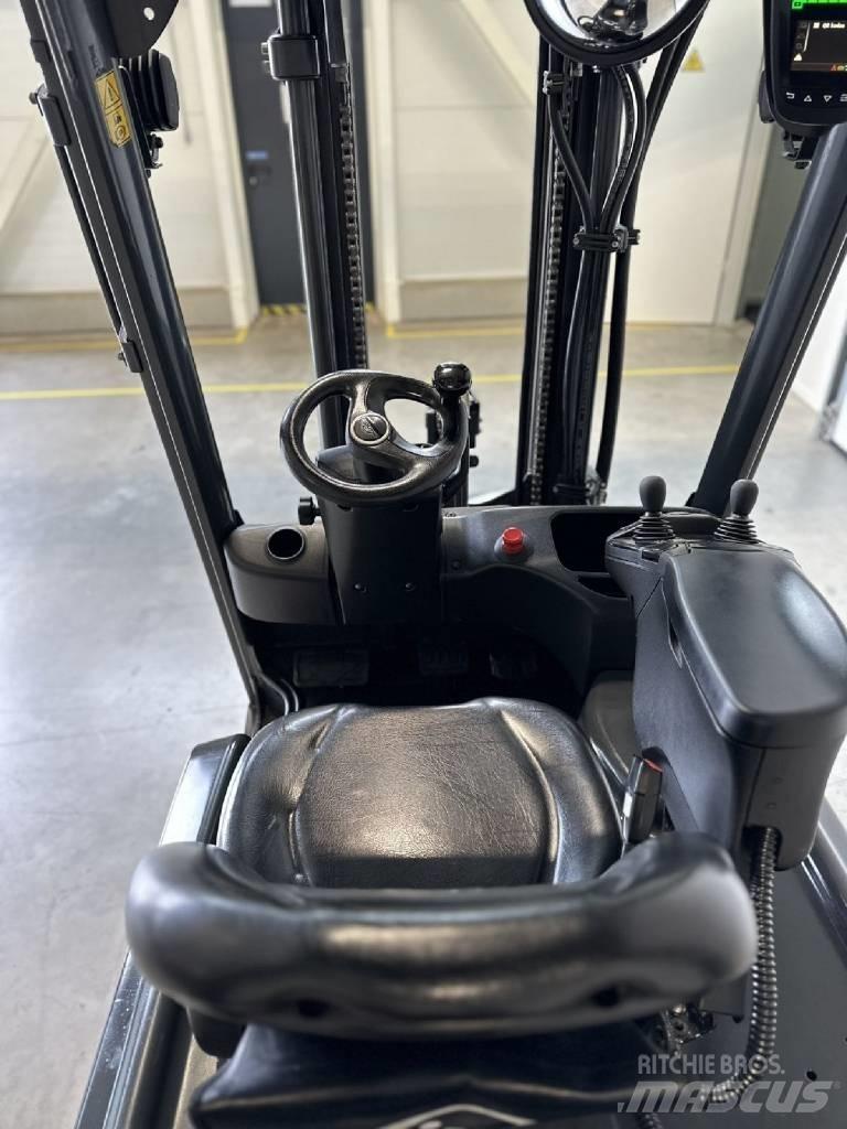 Linde E16H Akumulátorové vozíky