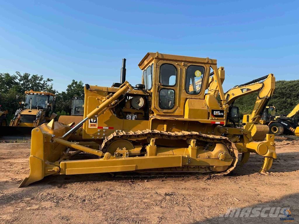 CAT D 7 G Pásové dozéry