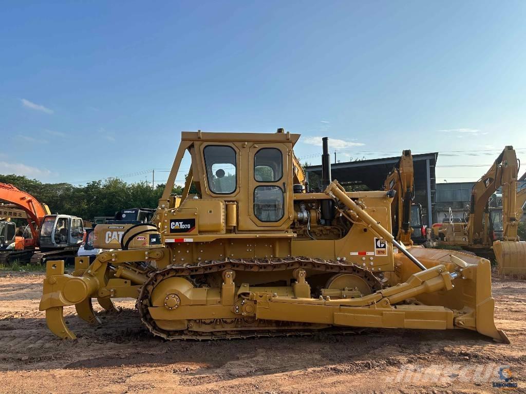 CAT D 7 G Pásové dozéry
