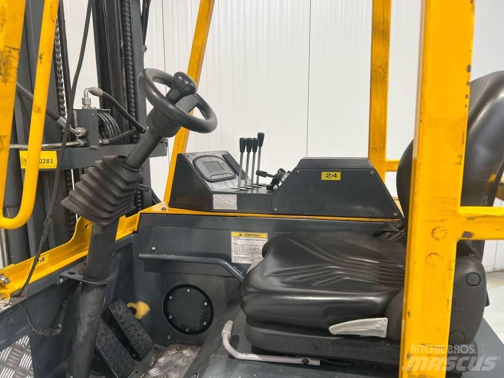 Combilift CBE2500 4 cestné vysokozdvižné vozíky
