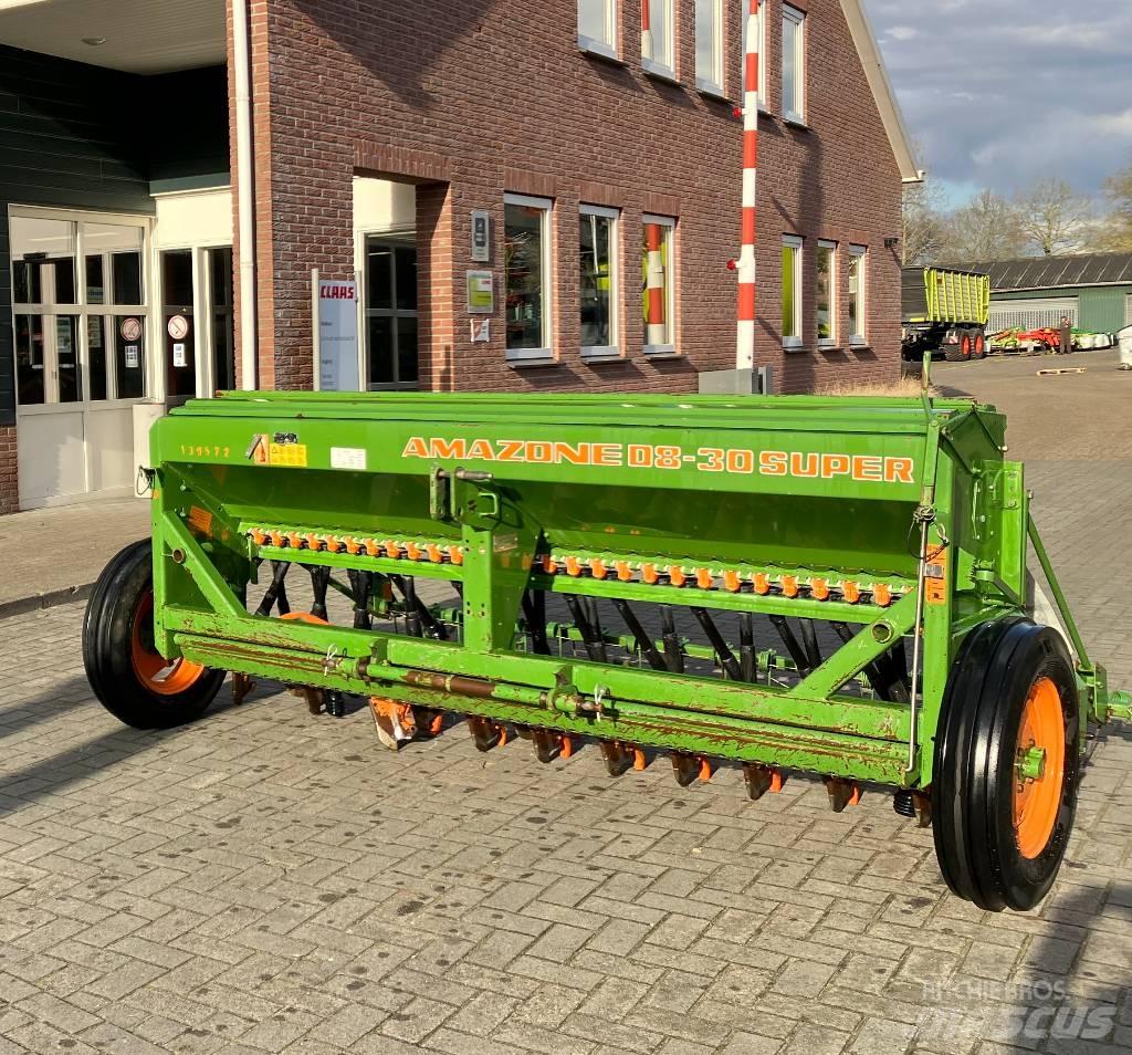 Amazone D8-30 Super Mechanické sejačky