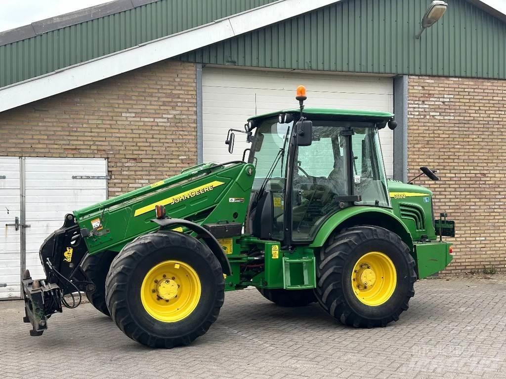 John Deere 3800 Teleskopické kolesové nakladače