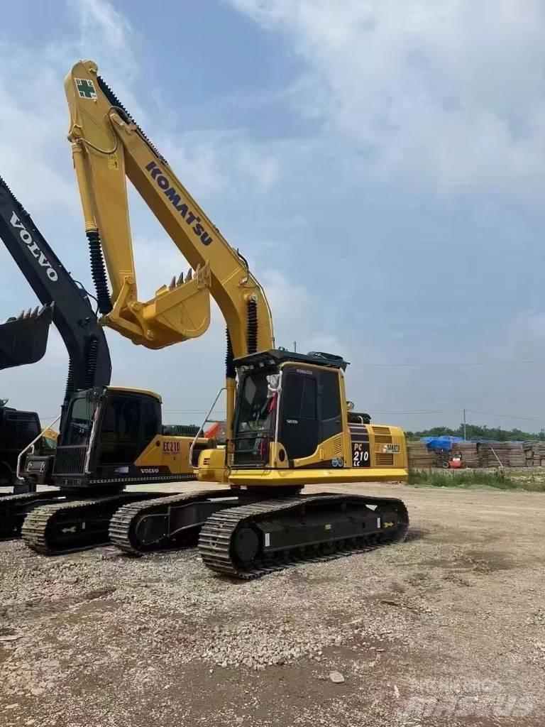 Komatsu 210-8 Pásové rýpadlá