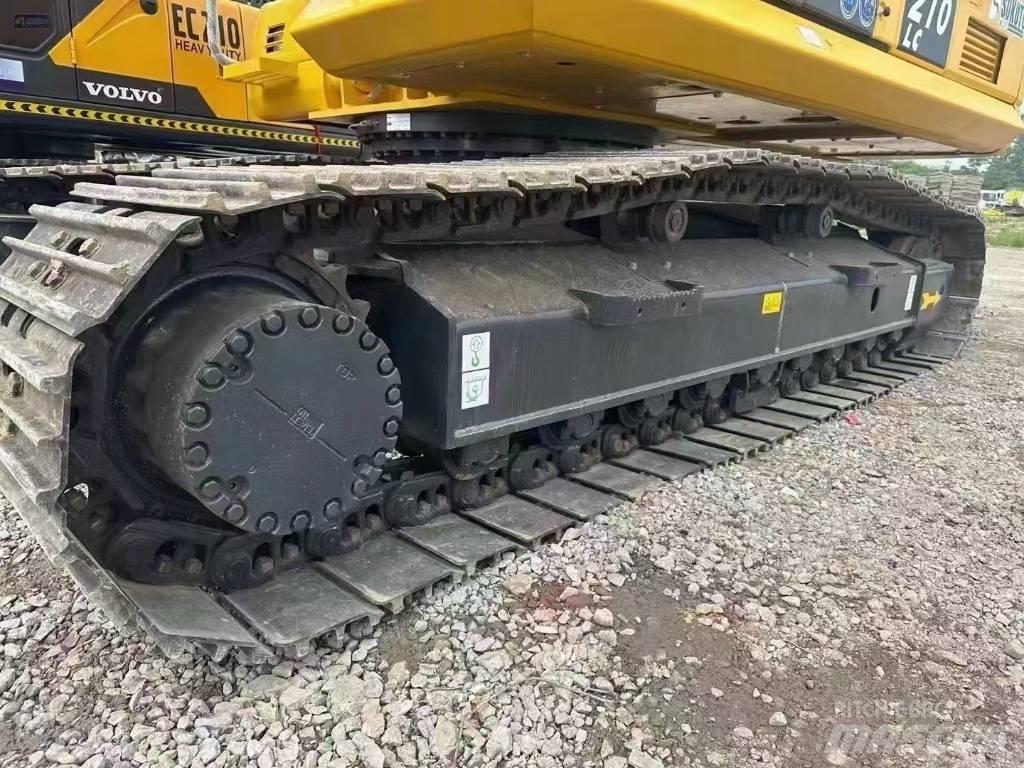 Komatsu 210-8 Pásové rýpadlá