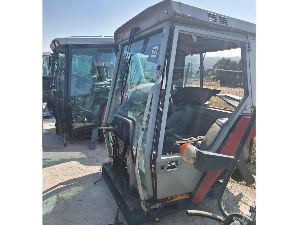 Massey Ferguson 3080 Kabíny a interiér