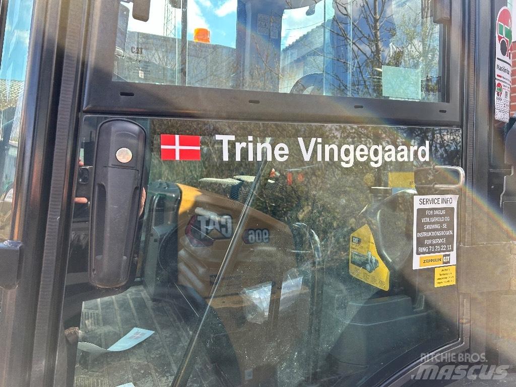 CAT 906 Kolesové nakladače