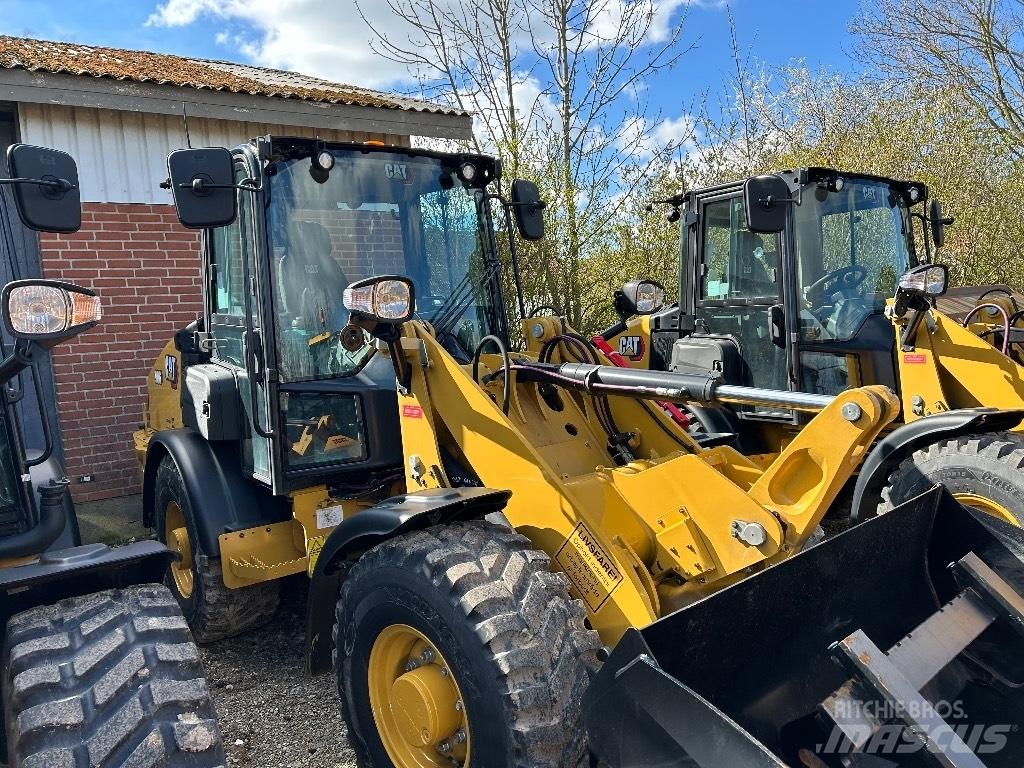 CAT 906 Kolesové nakladače