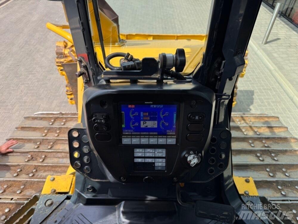 Komatsu D61PXi-24EO Pásové dozéry
