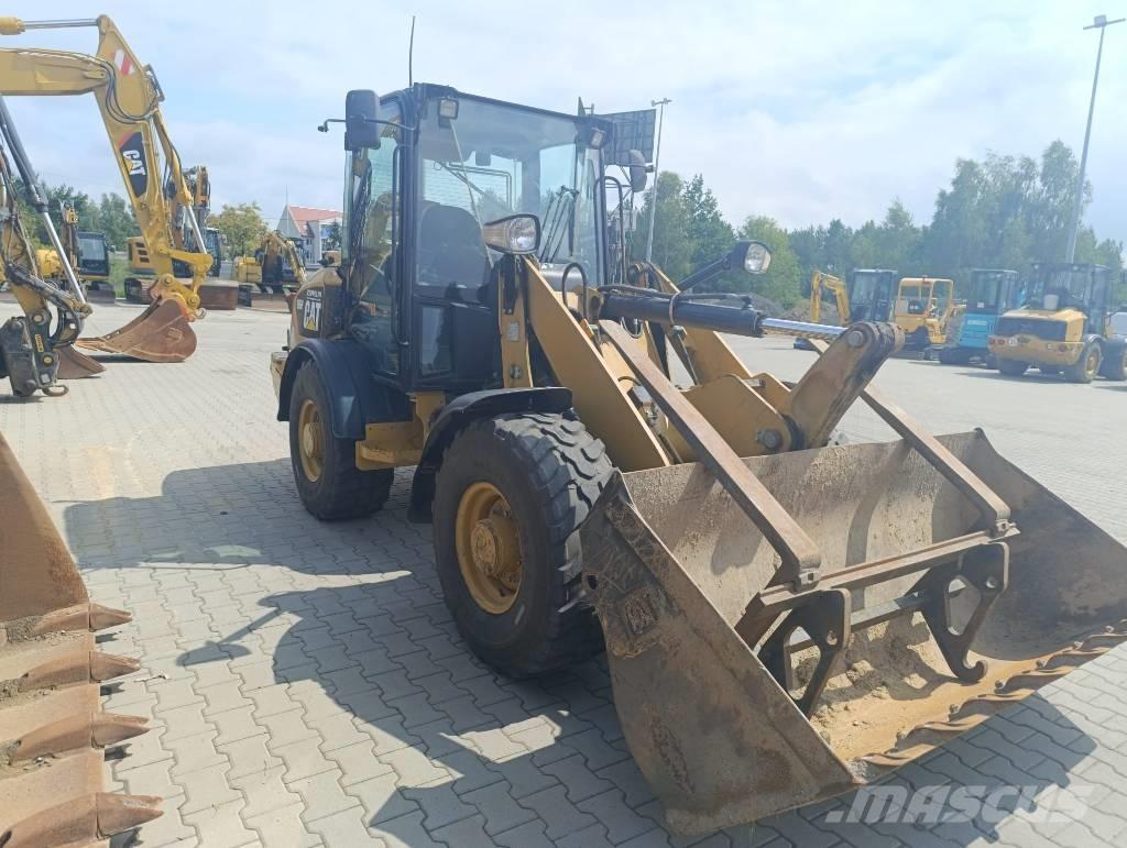 CAT 906 H Kolesové nakladače