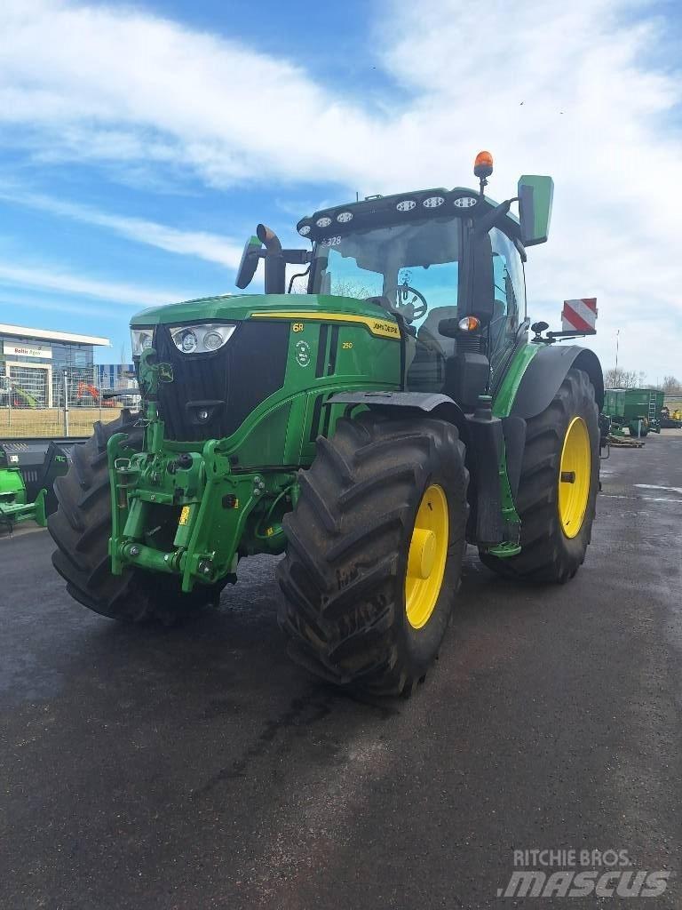 John Deere 6R250 Traktory