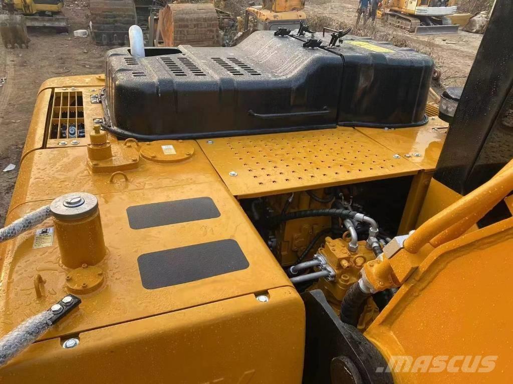 Sany SY 215 C Pásové rýpadlá