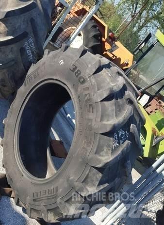  Pneu 14.9R28 Pneumatiky, kolesá a ráfiky