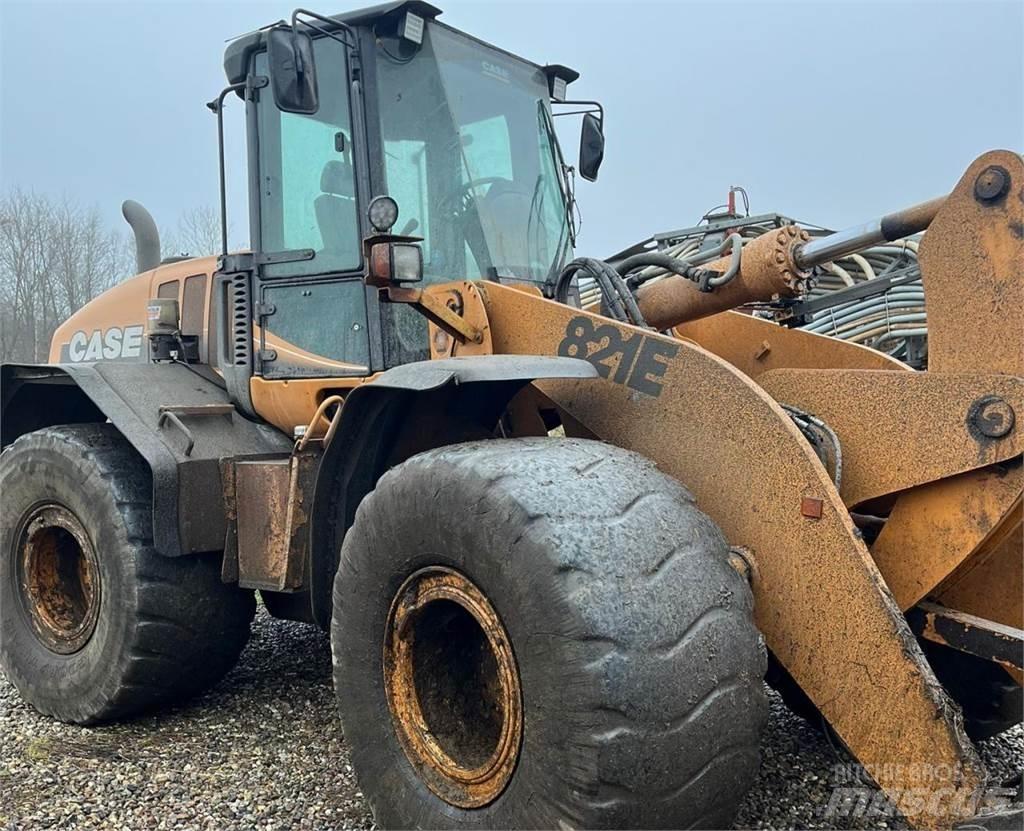 Case IH 821E Kolesové nakladače