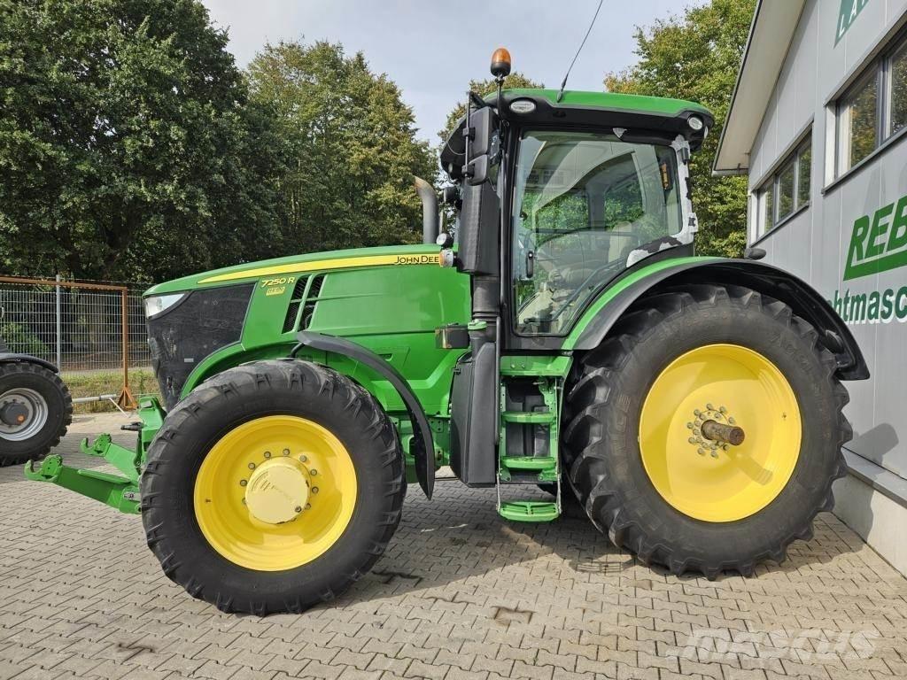 John Deere 7250R Traktory