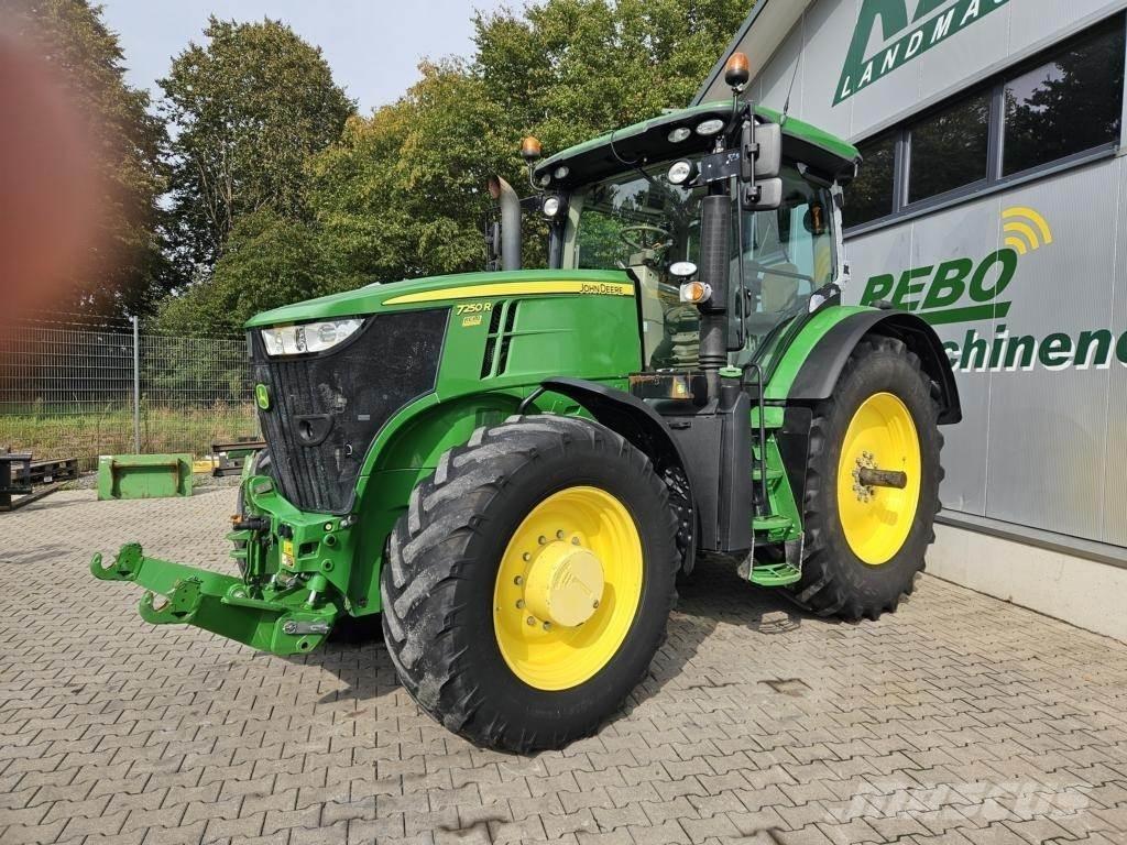 John Deere 7250R Traktory