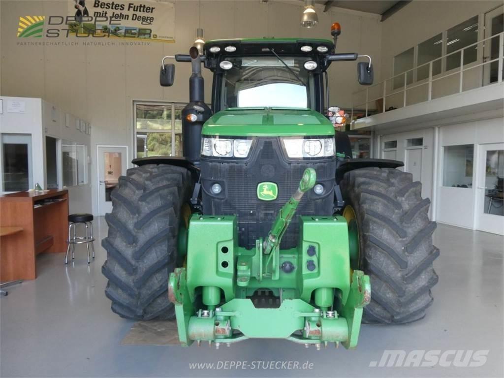 John Deere 8370R Traktory