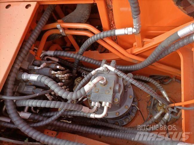 Doosan DX 300 Pásové rýpadlá