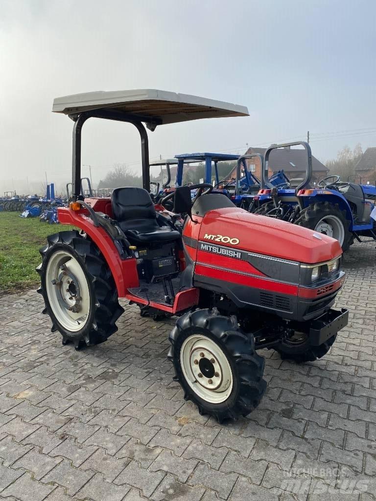 Mitsubishi MT200 Kompaktné traktory