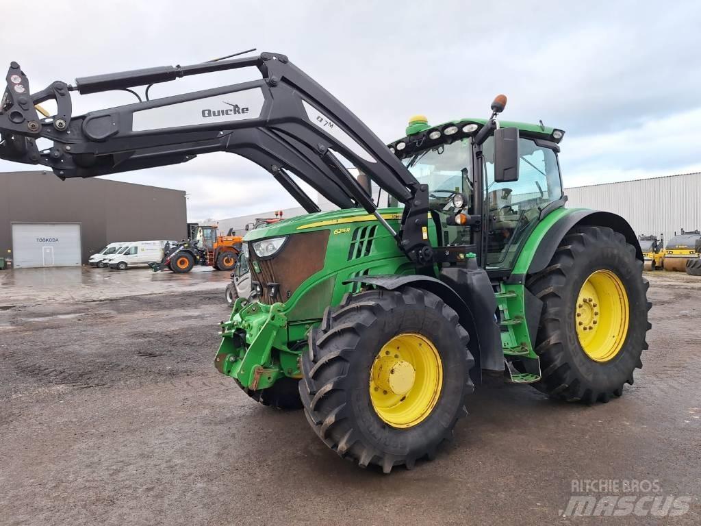 John Deere 6215R Traktory