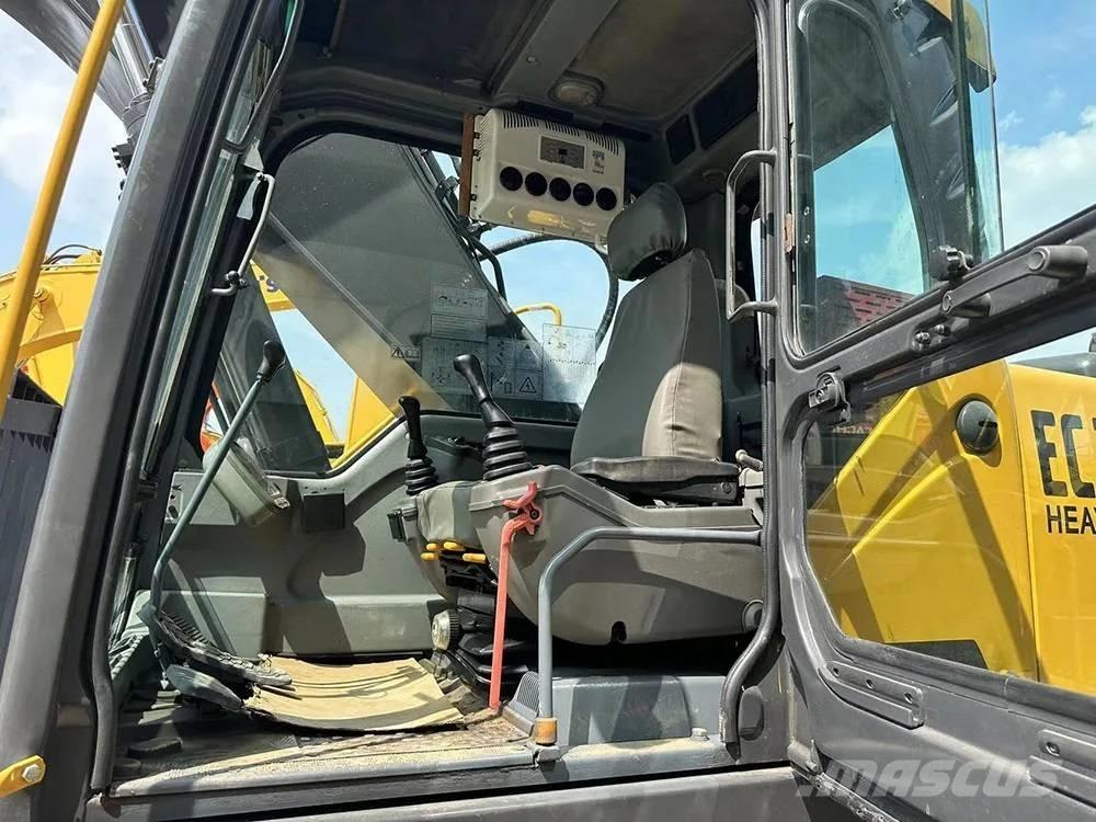 Volvo EC240D Pásové rýpadlá