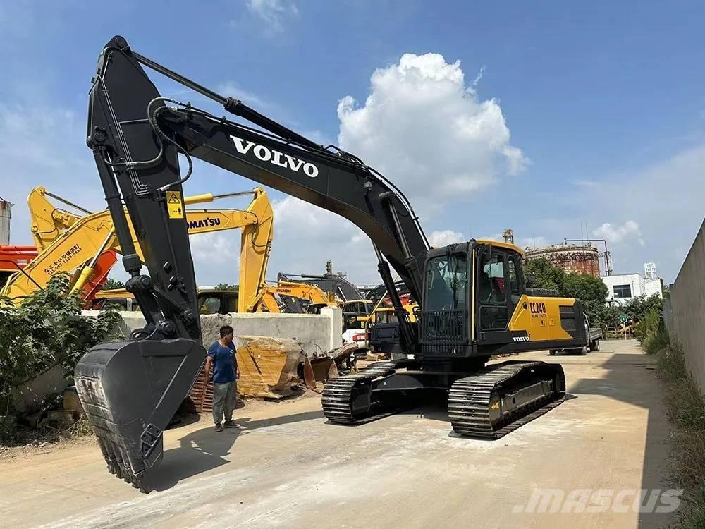 Volvo EC240D Pásové rýpadlá