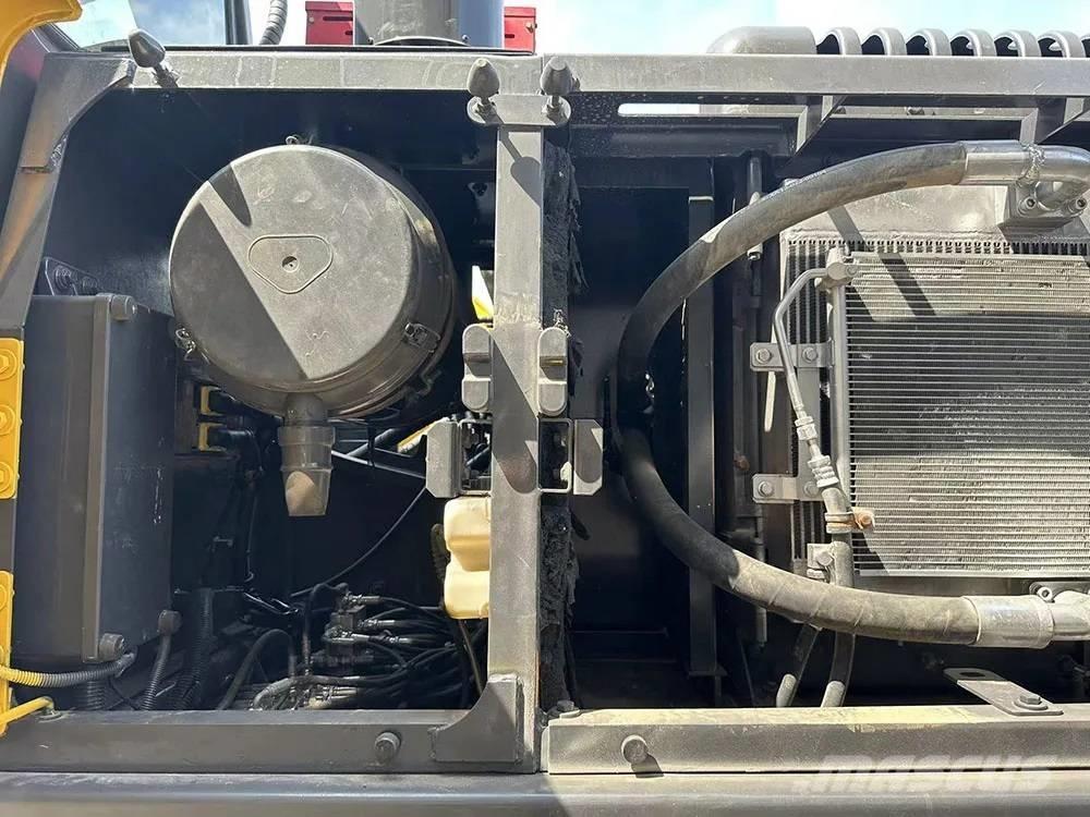 Volvo EC240D Pásové rýpadlá