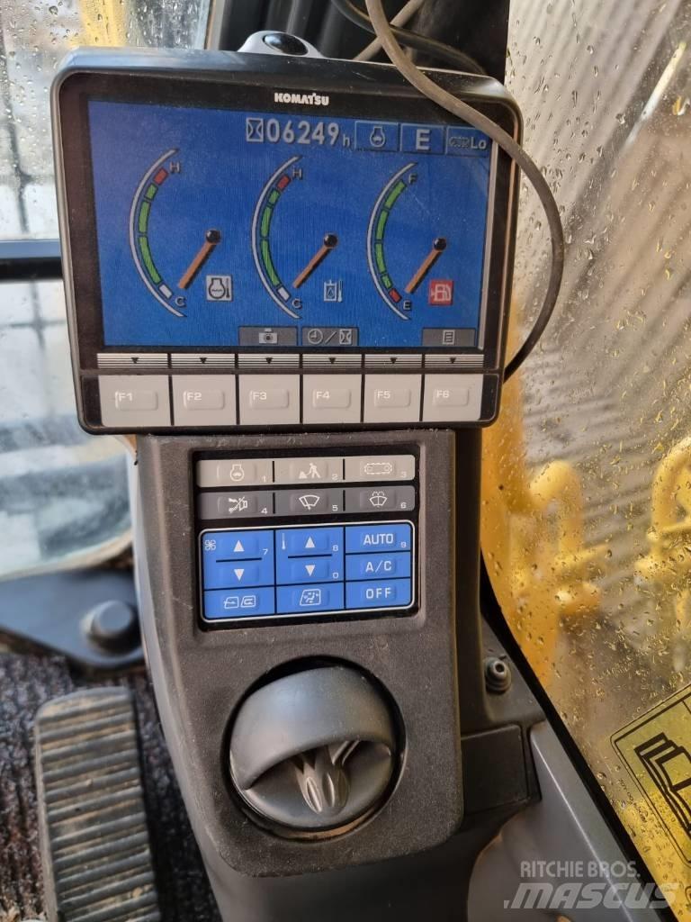 Komatsu PC 210-8 Pásové rýpadlá