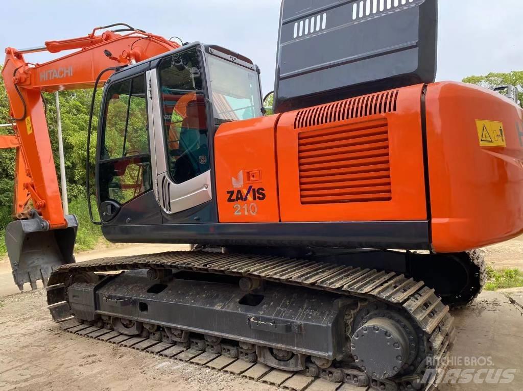 Hitachi ZX 210 Pásové rýpadlá