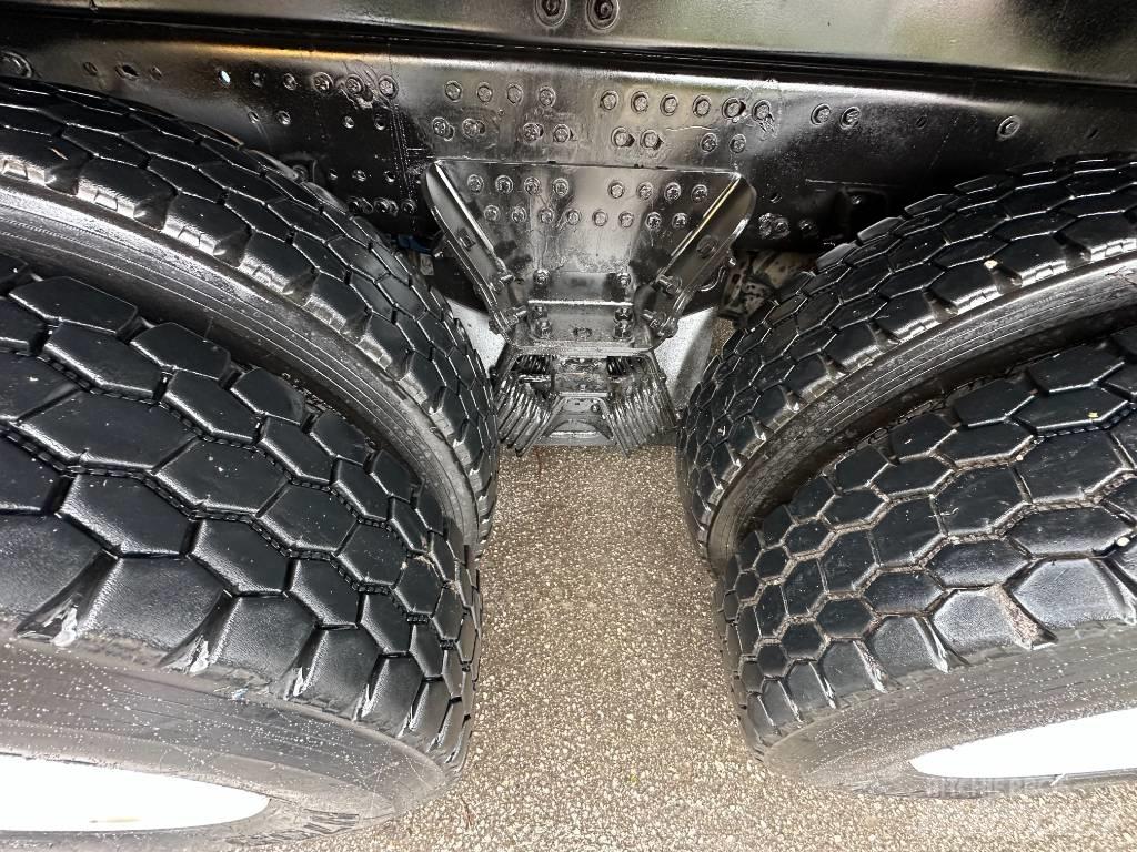Mack GU713 Kombinované/Čerpacie cisterny