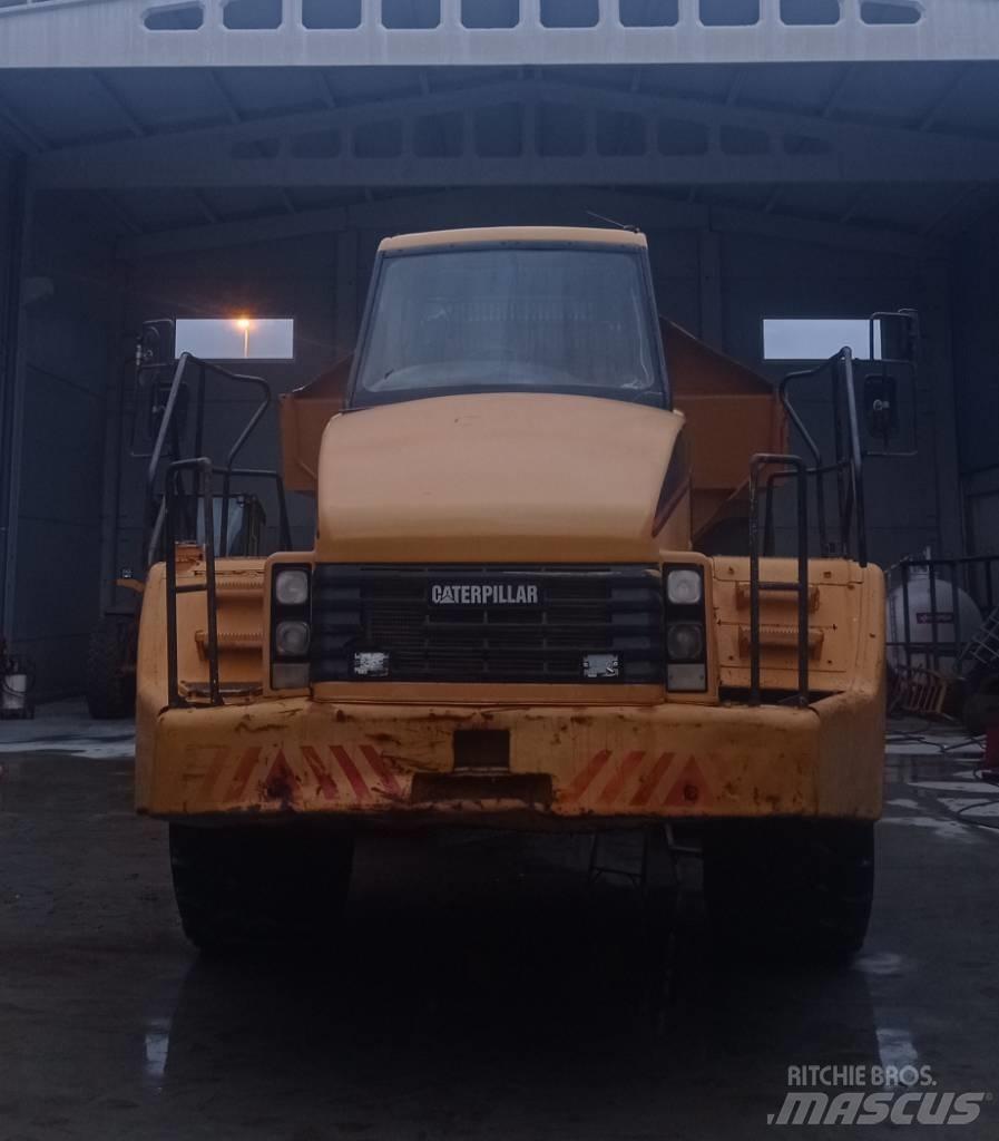 CAT 740 Kĺbové nákladné autá