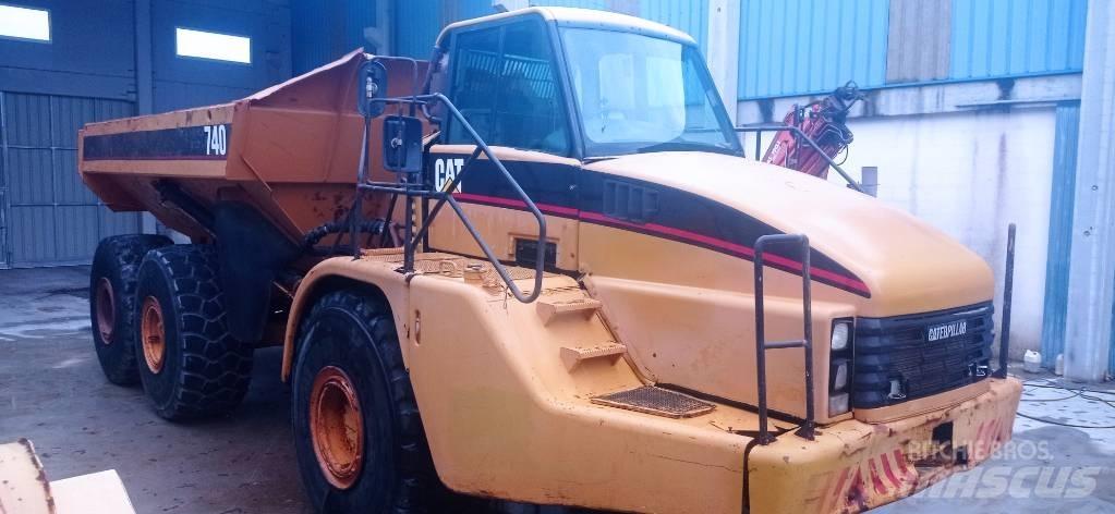 CAT 740 Kĺbové nákladné autá
