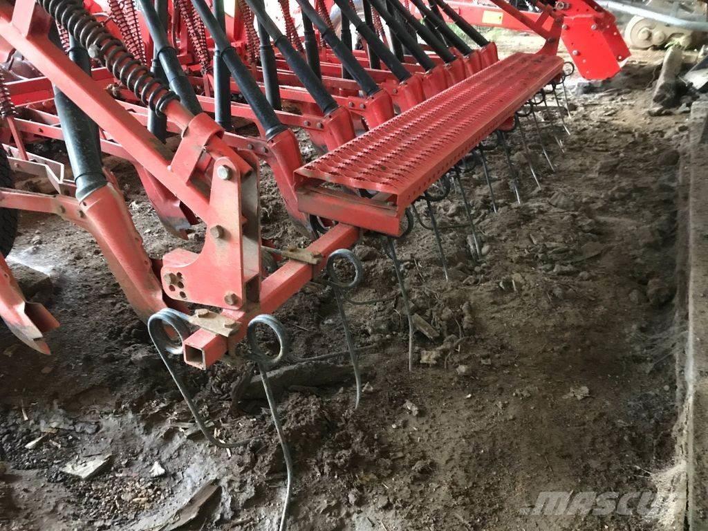 Kuhn BS 300 Mechanické sejačky
