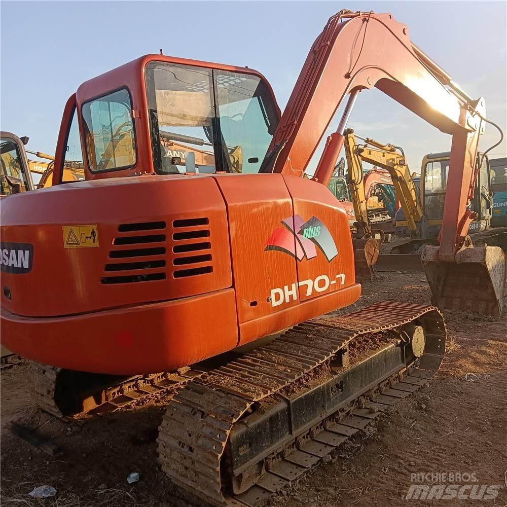 Doosan DH70 Pásové rýpadlá