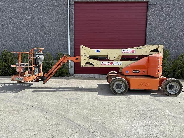 JLG E450 Kĺbové plošiny