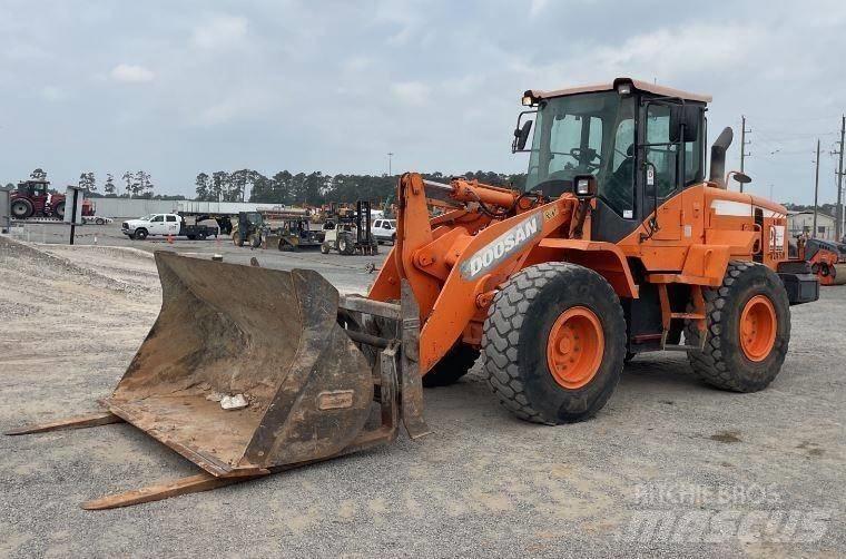 Doosan DL220-3 Kolesové nakladače
