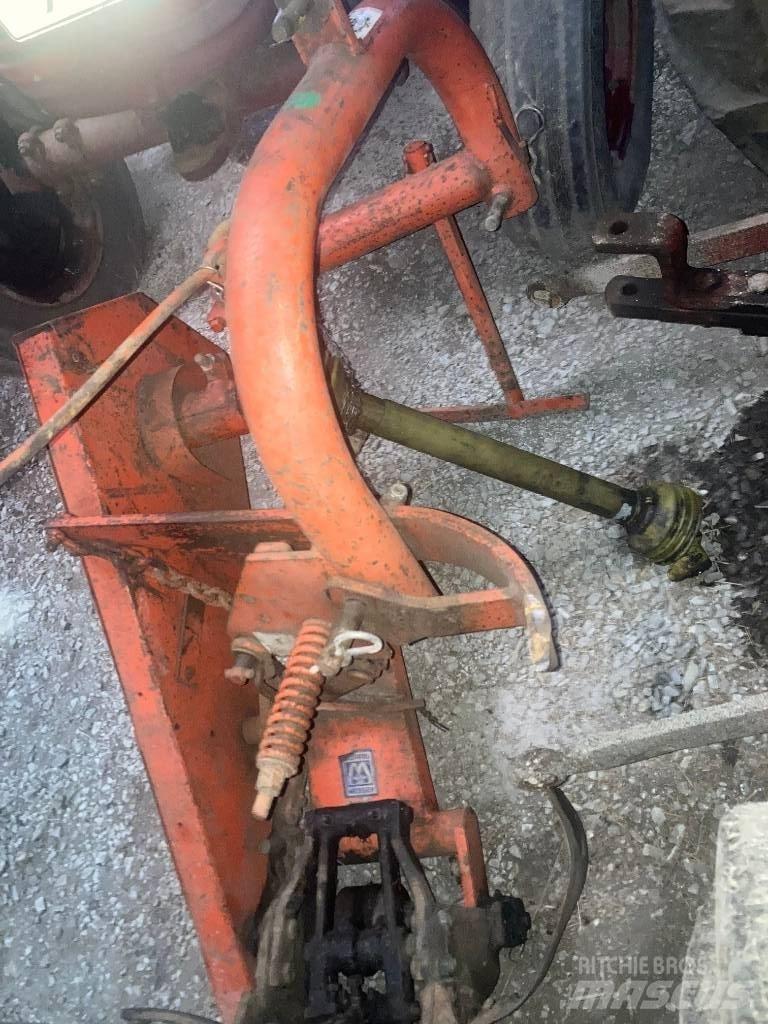 Busatis 1102 Žacie stroje