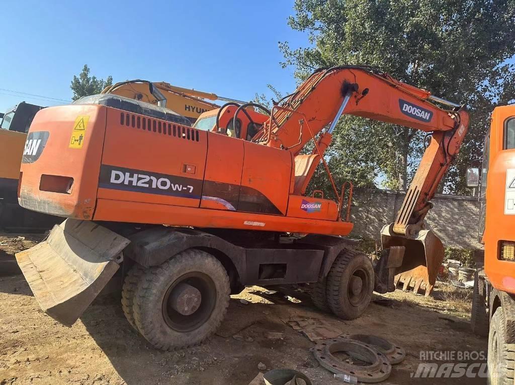 Doosan DH 210 W-7 Kolesové rýpadlá