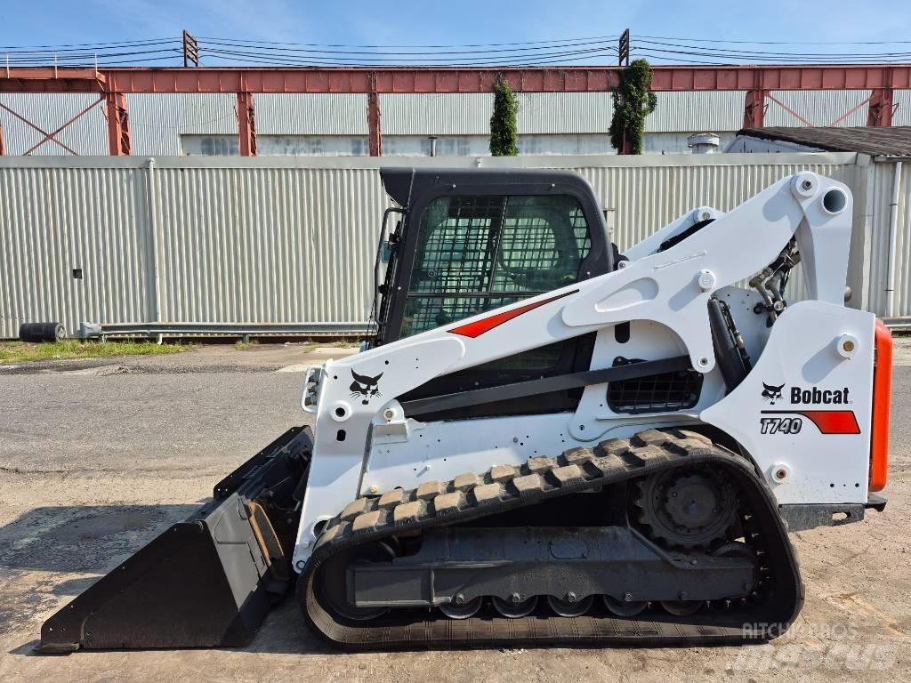 Bobcat T 740 Šmykom riadené nakladače