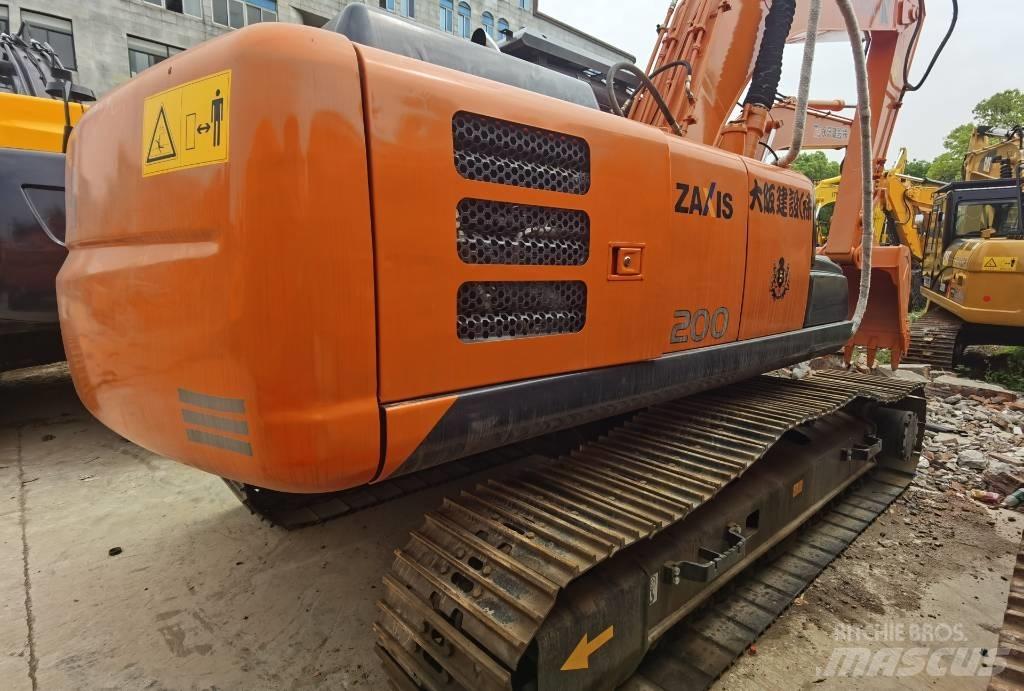 Hitachi ZX 200 Pásové rýpadlá