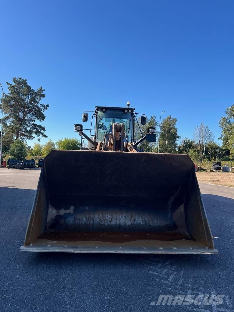 CASE 1021 G Kolesové nakladače