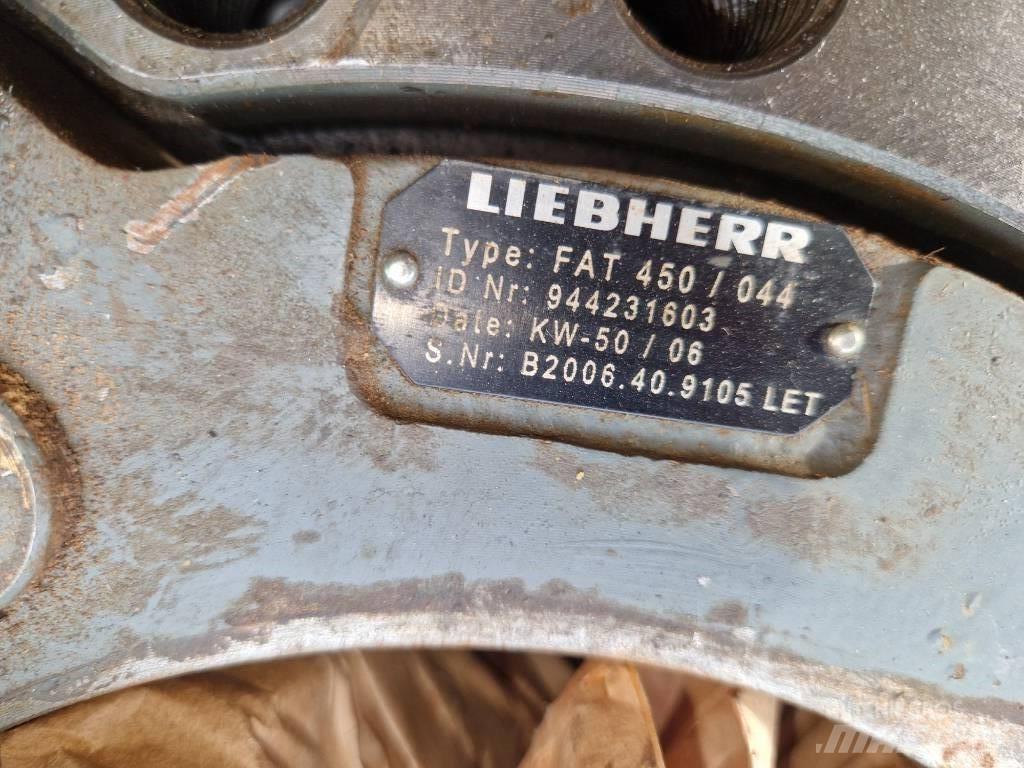 Liebherr R 954 LI Nápravy