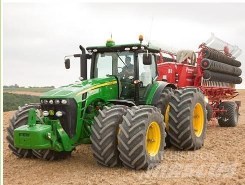 John Deere JD8270 Traktory